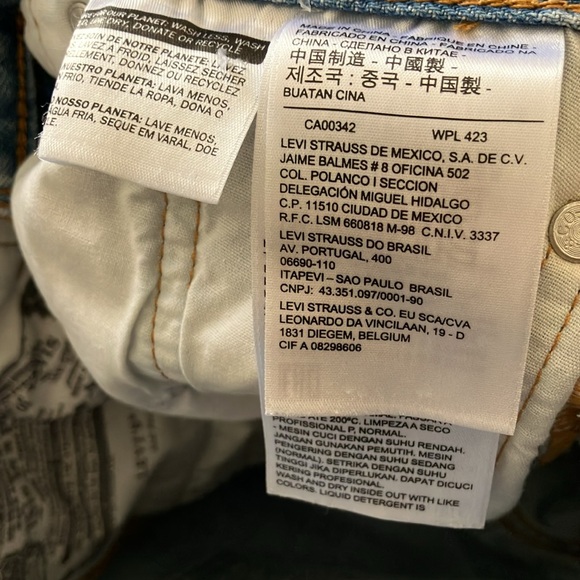 Levi’s 501 Button fly High Rise Mid Thigh Short - Picture 6 of 9